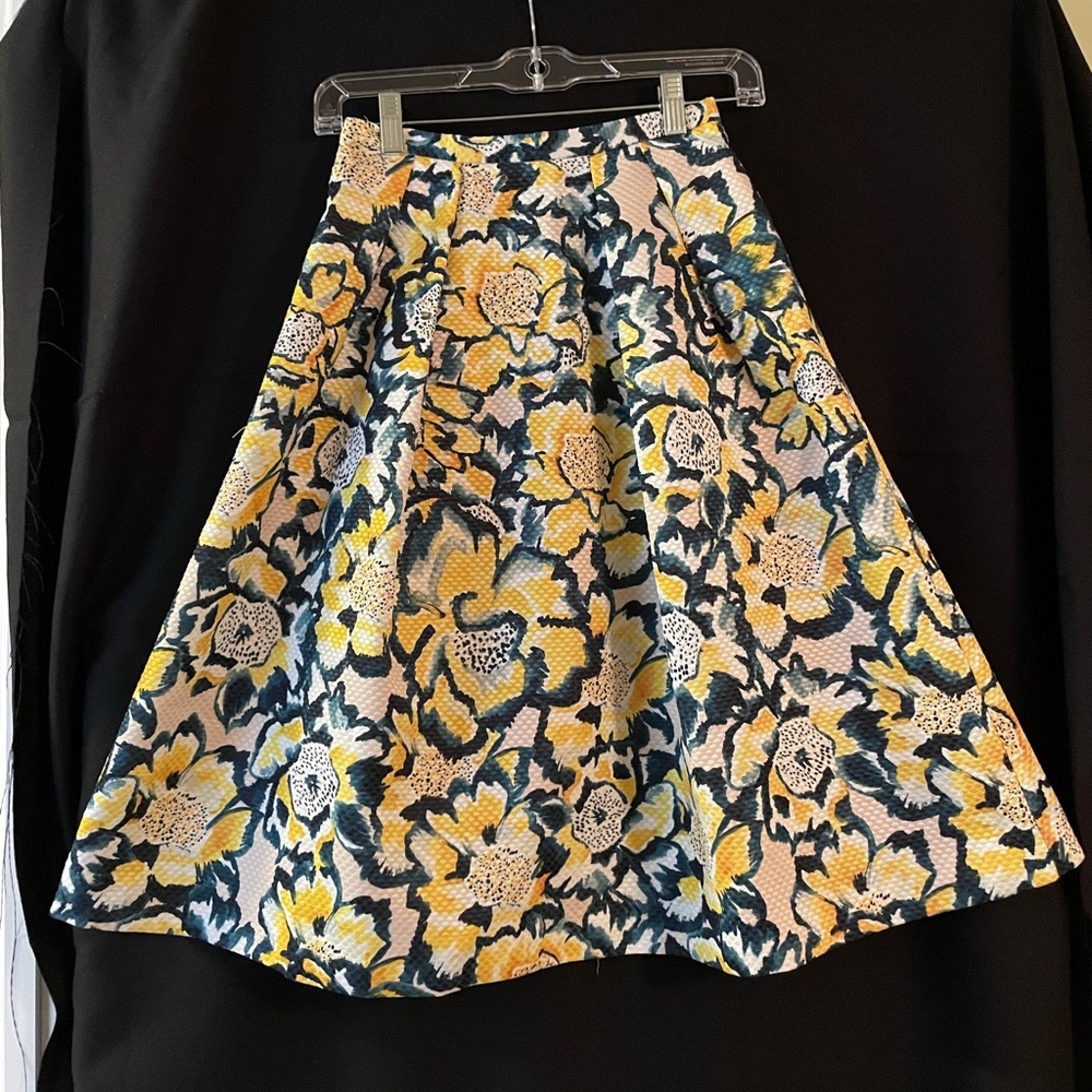 H&M Floral Blue/Yellow Pleated Skirt Size 2